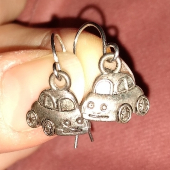 Cute Handmade Mini Car Charm Earrings Vintage Beetle Bug Cars Dark Silver Dangle - Picture 3 of 4